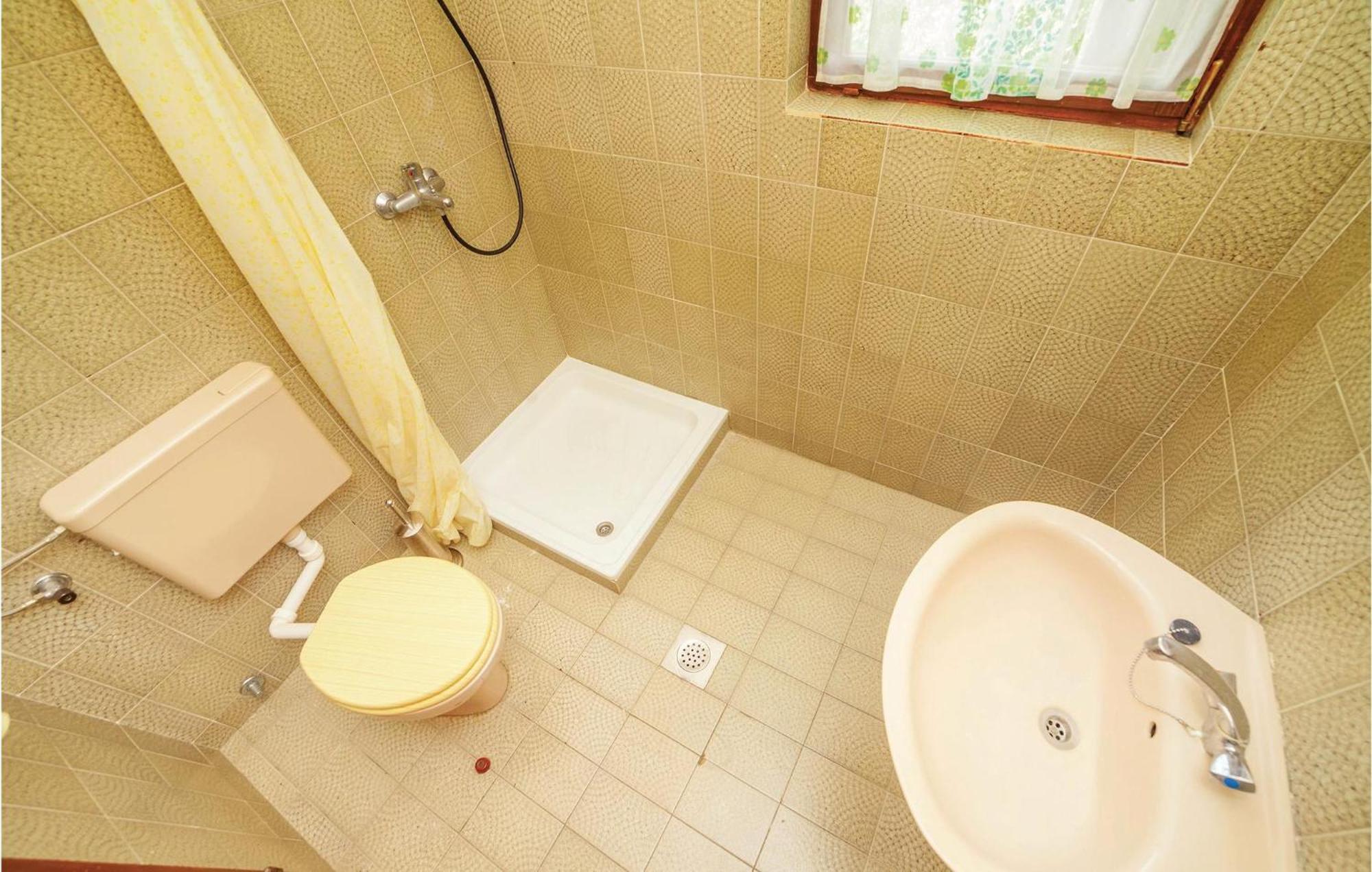 2 Bedroom Amazing Apartment In Crikvenica Εξωτερικό φωτογραφία