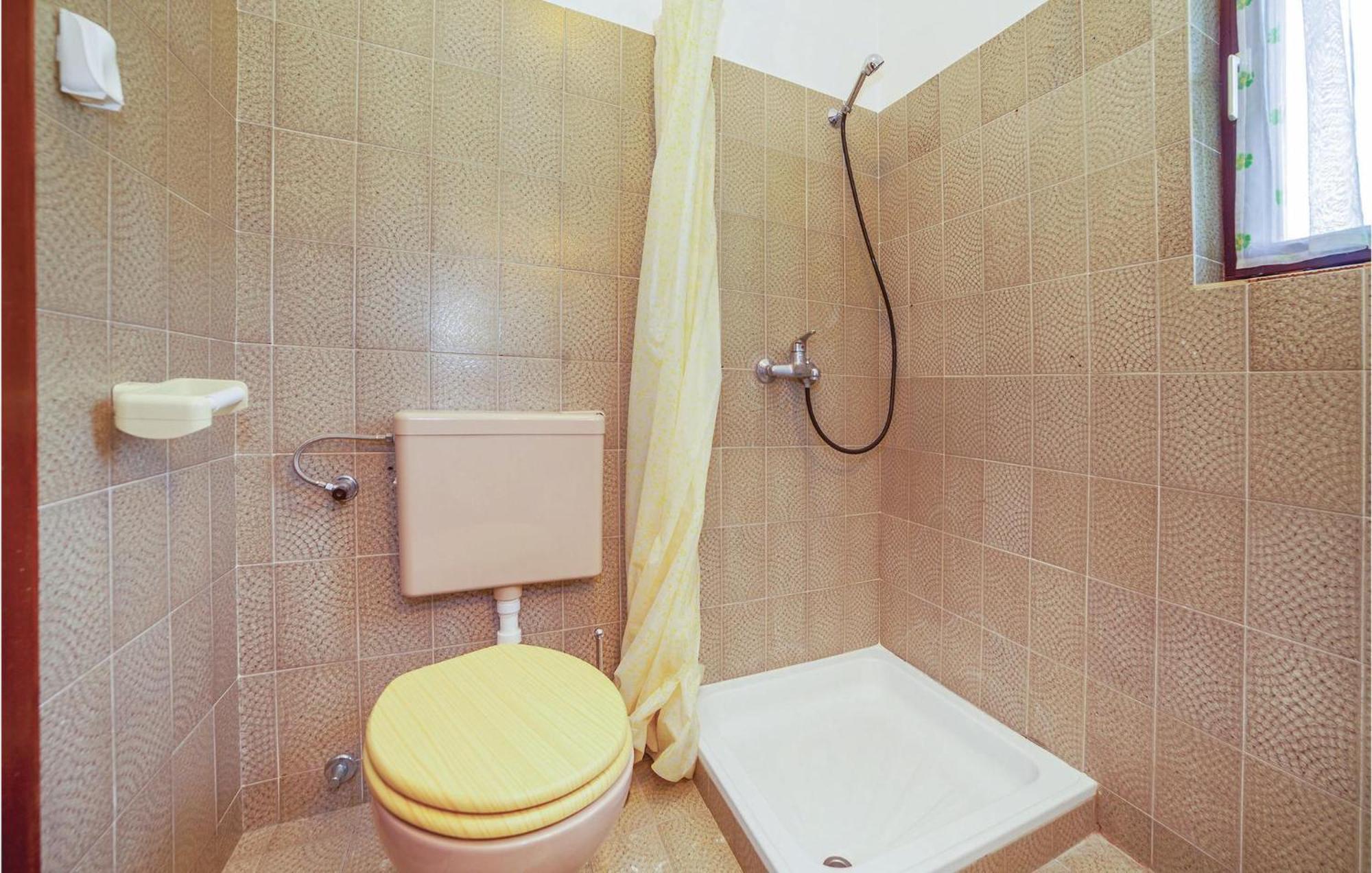 2 Bedroom Amazing Apartment In Crikvenica Εξωτερικό φωτογραφία