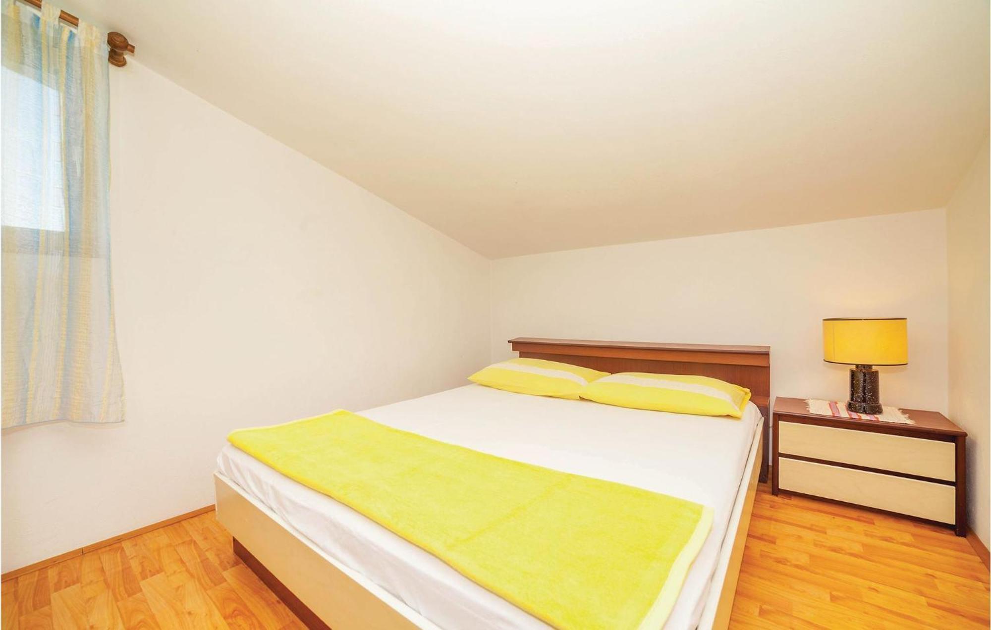 2 Bedroom Amazing Apartment In Crikvenica Εξωτερικό φωτογραφία
