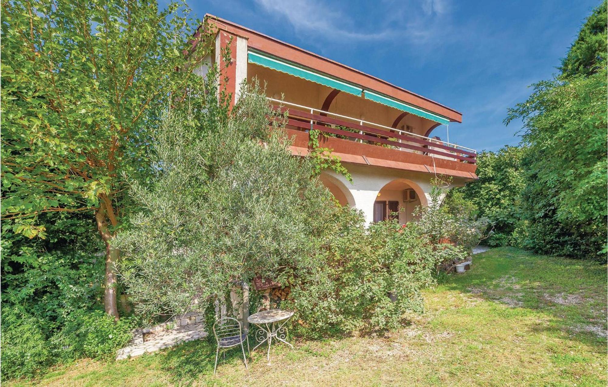 2 Bedroom Amazing Apartment In Crikvenica Εξωτερικό φωτογραφία