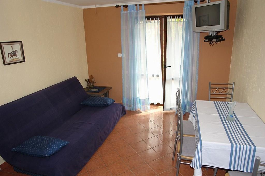 2 Bedroom Amazing Apartment In Crikvenica Δωμάτιο φωτογραφία