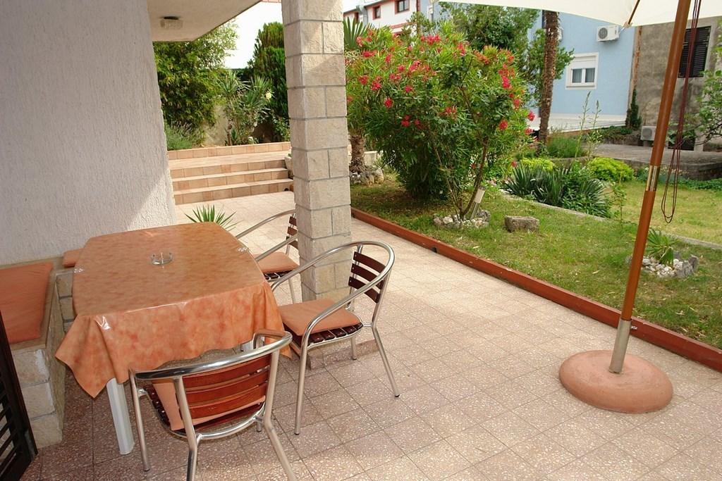 2 Bedroom Amazing Apartment In Crikvenica Δωμάτιο φωτογραφία